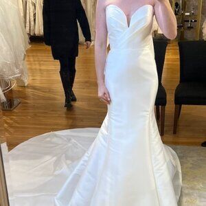 NEW Essense of Australia D3822 Wedding Dress